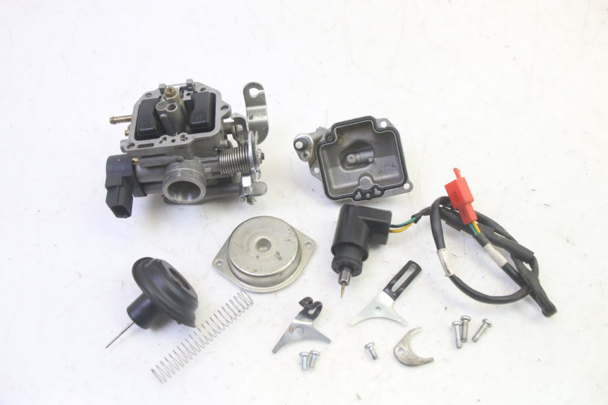 photo de CARBURETOR LONGJIA DIGITA 4T 50 (2019 - 2022) - Surface and material condition