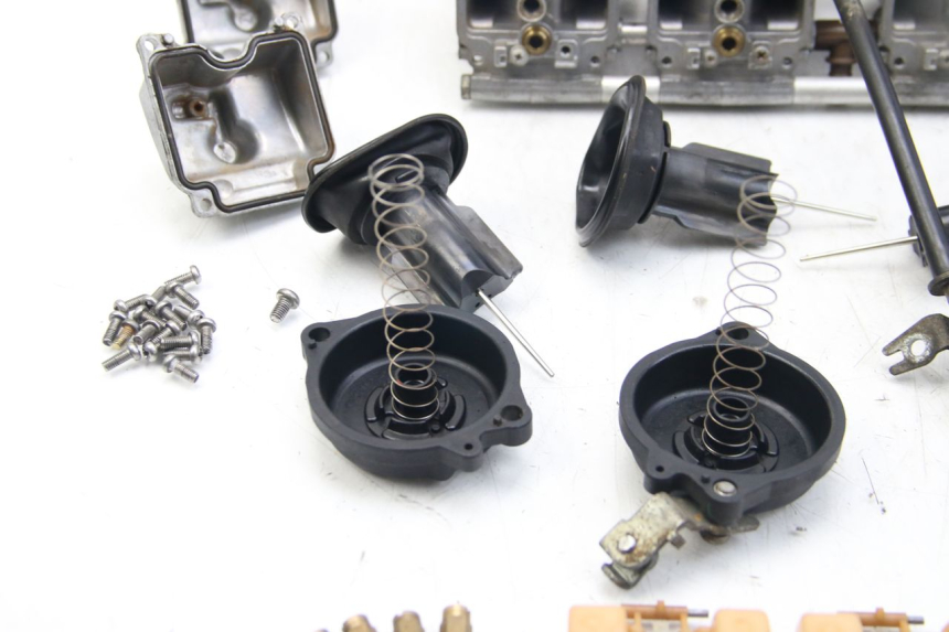 photo de CARBURETOR YAMAHA FZS FAZER 600 (2001 - 2003)