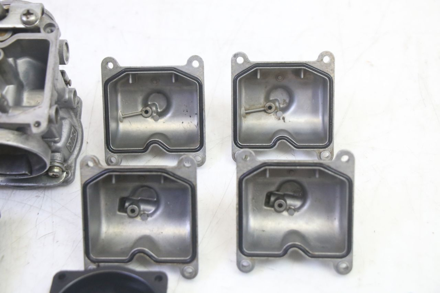 photo de CARBURETOR KAWASAKI GPZ RX 1000 (1986 - 1988) - High-resolution close-up