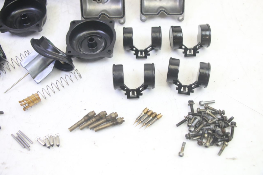 photo de CARBURETOR KAWASAKI GPZ RX 1000 (1986 - 1988) - Focus on structure