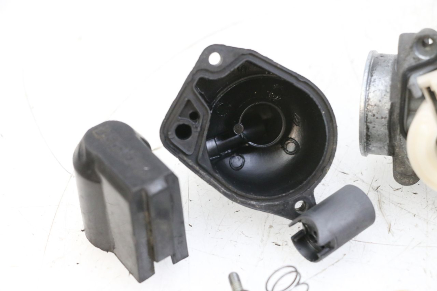 photo de CARBURETOR PIAGGIO NEW TYPHOON 50 (2018 - 2021) - Detailed visual inspection