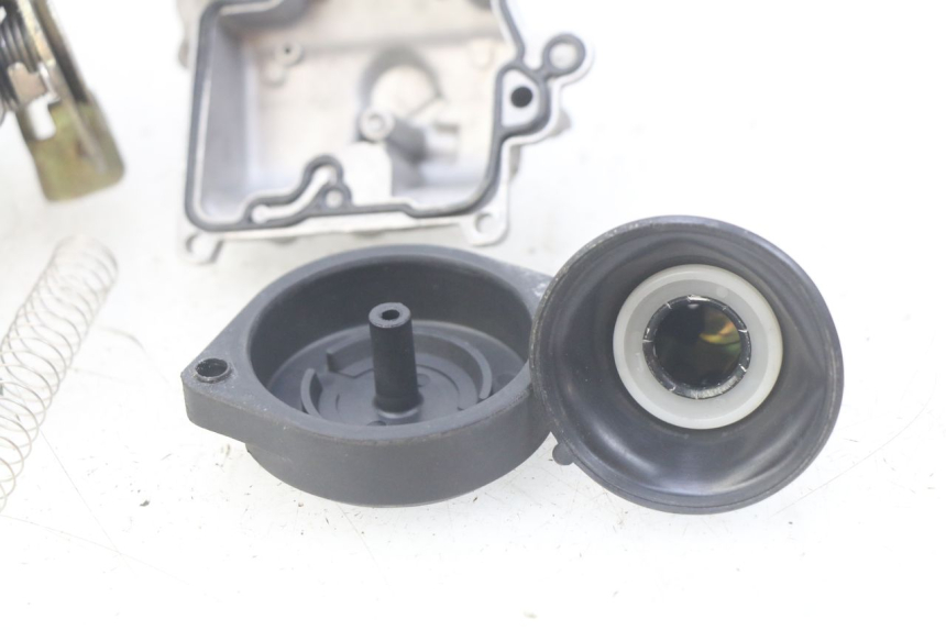 photo de CARBURETOR PEUGEOT V-CLIC VCLIC 50 (2007 - 2013)