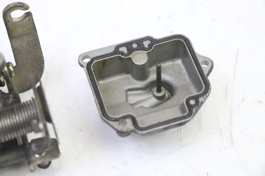 photo de CARBURETOR PEUGEOT V-CLIC VCLIC 50 (2007 - 2013)