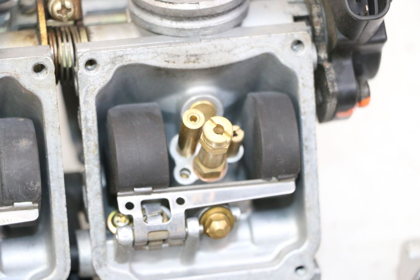 photo de CARBURETOR YAMAHA XJN DIVERSION 600 (2000 - 2003)