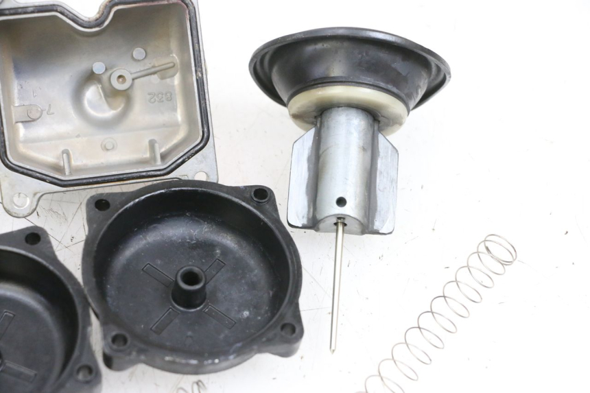 photo de CARBURETOR KAWASAKI ZR 7 750 (1999 - 2001) - Fixing points details