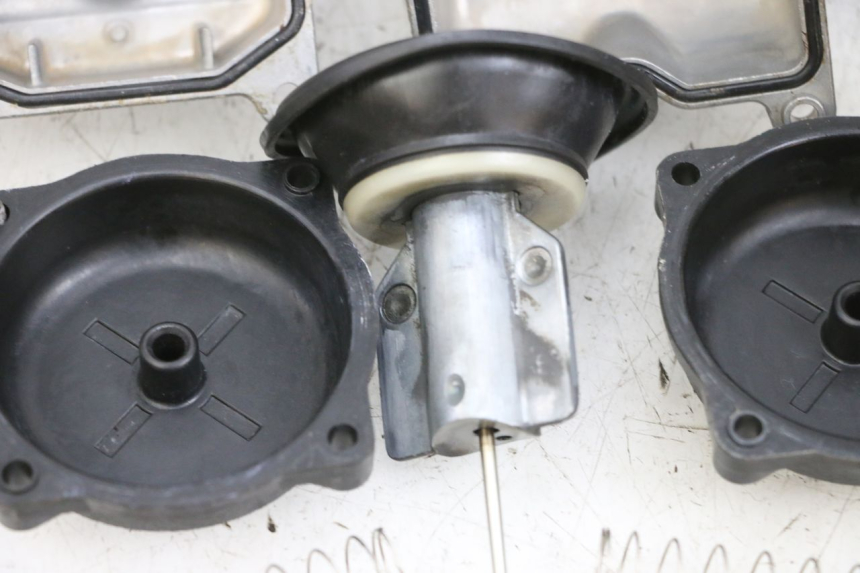 photo de CARBURETOR KAWASAKI ZR 7 750 (1999 - 2001) - Checked used part