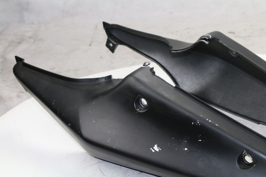 photo de REAR PANEL DAELIM VJ ROADWIN 125 (2004 - 2007)