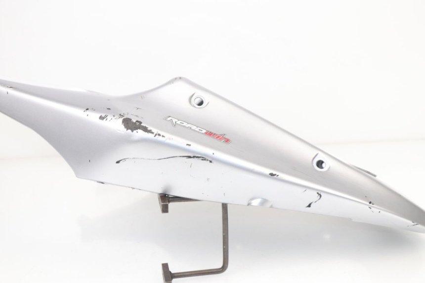 photo de REAR PANEL DAELIM VJ ROADWIN 125 (2004 - 2007)