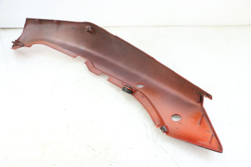 photo de REAR PANEL SUZUKI GSF N BANDIT 600 (1996 - 1999) - Distinctive features