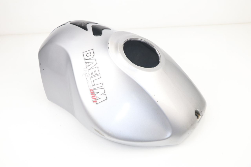 photo de FUEL TANK PANEL DAELIM VJ ROADWIN 125 (2004 - 2007)