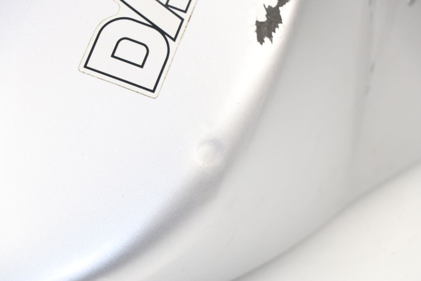photo de FUEL TANK PANEL DAELIM VJ ROADWIN 125 (2004 - 2007)
