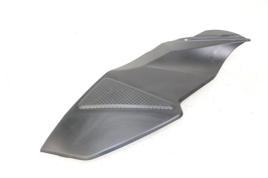 photo de RIGHT TANK FAIRING SUZUKI GSR 750 (2011 - 2017)
