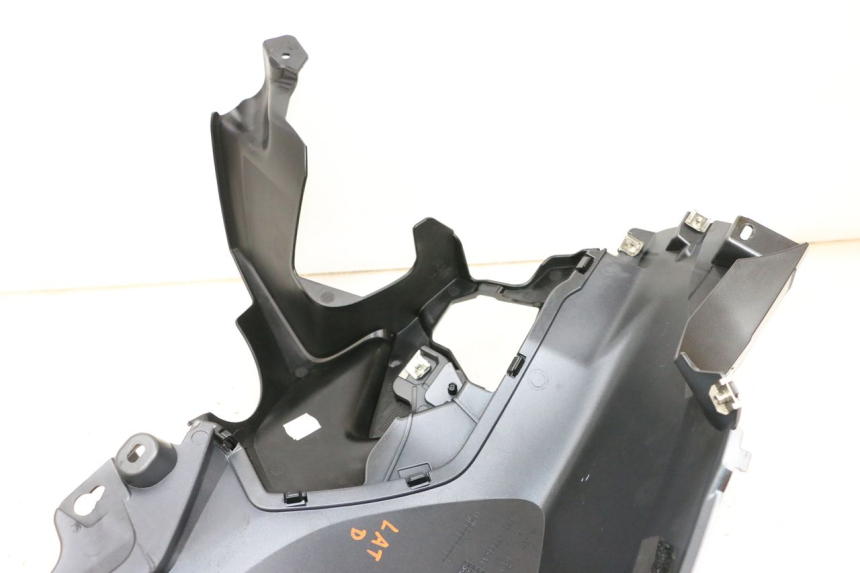 photo de RIGHT FUEL TANK PANEL BMW R GS 1250 (2021 - 2024) - Alternative perspective