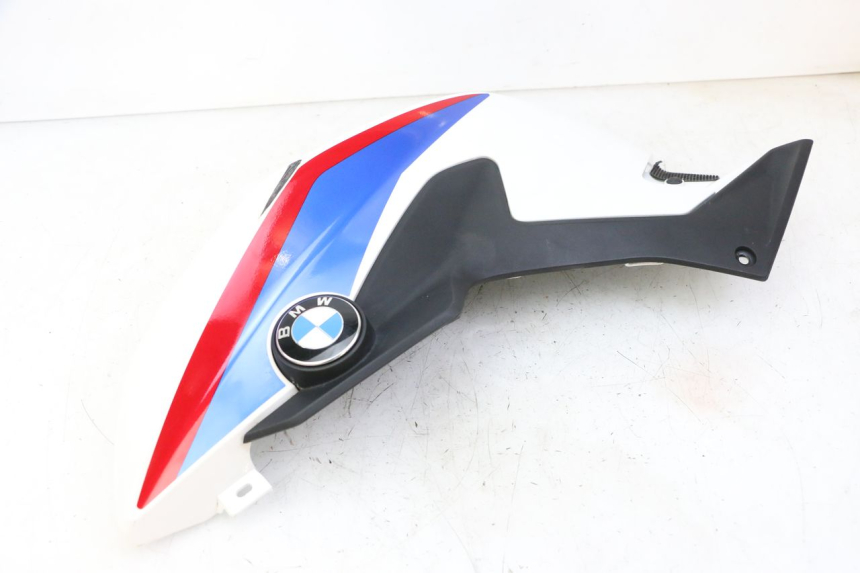 photo de LEFT FUEL TANK PANEL BMW G310 R 310 (2016 - 2020)