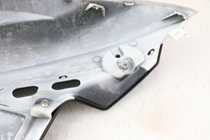 photo de LEFT FUEL TANK PANEL BMW G310 R 310 (2016 - 2020)