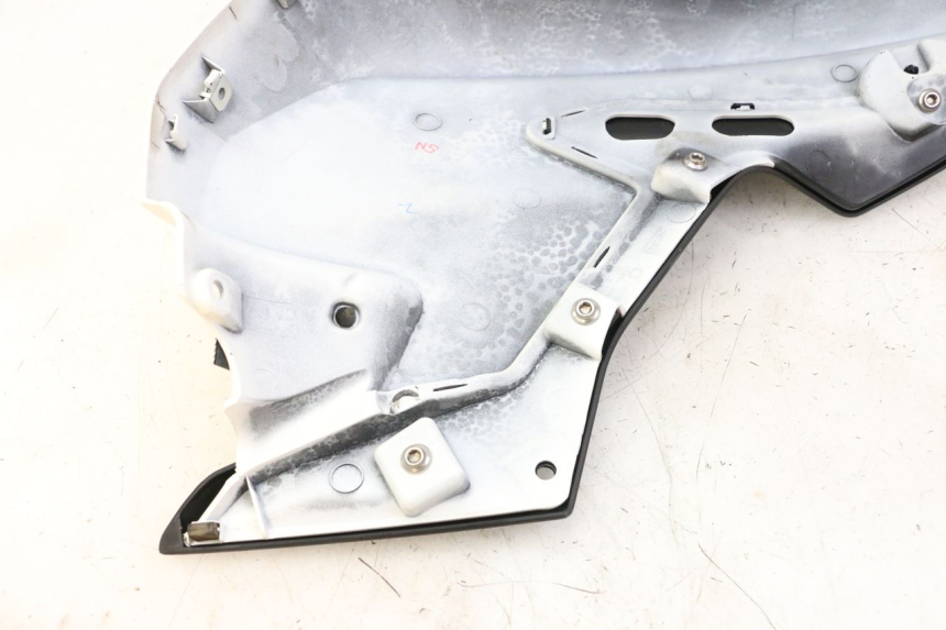 photo de LEFT FUEL TANK PANEL BMW G310 R 310 (2016 - 2020)