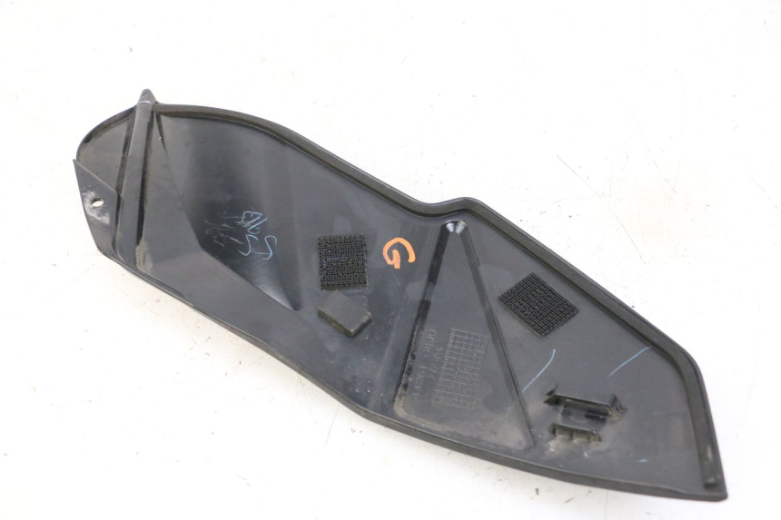 photo de LEFT TANK FAIRING SUZUKI GSR 750 (2011 - 2017)