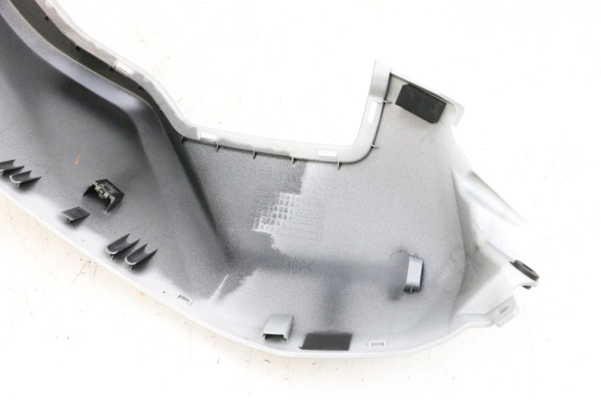 photo de LEFT FUEL TANK PANEL YAMAHA MT-07 MT07 ABS 700 (2018 - 2020) - Technical close-up