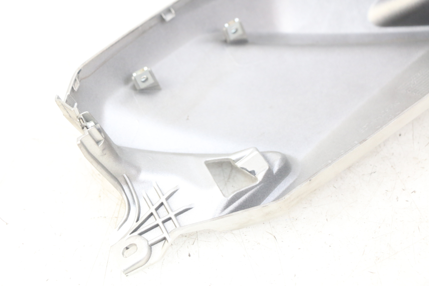 photo de LEFT TANK FAIRING YAMAHA MT ABS 125 (2014 - 2018)