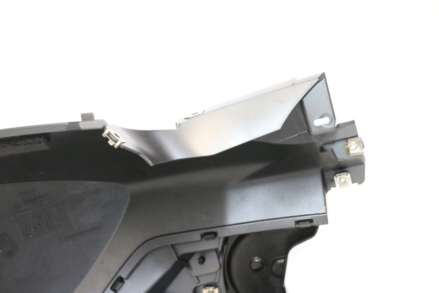 photo de LEFT FUEL TANK PANEL BMW R GS 1250 (2021 - 2024) - Fixing points details