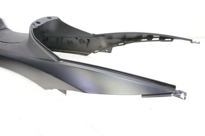 photo de FUEL TANK PANEL PIAGGIO MP3 HPE 350 (2018 - 2020) - High-resolution close-up