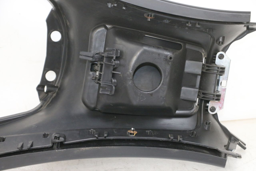 photo de FUEL TANK PANEL PIAGGIO MP3 500 (2016 - 2018) - Additional view of the item
