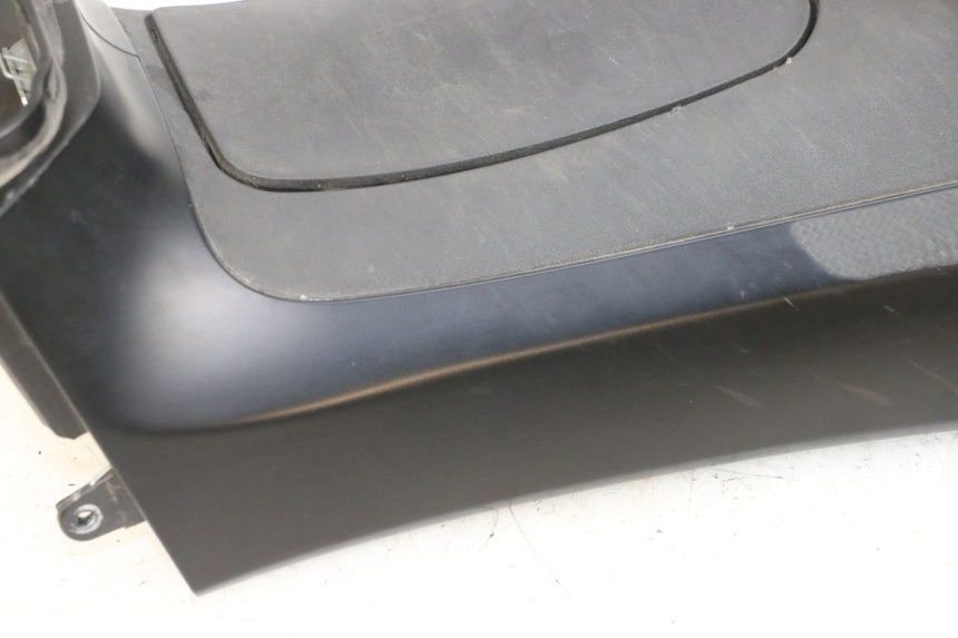 photo de FUEL TANK PANEL PIAGGIO MP3 500 (2016 - 2018) - Technical close-up