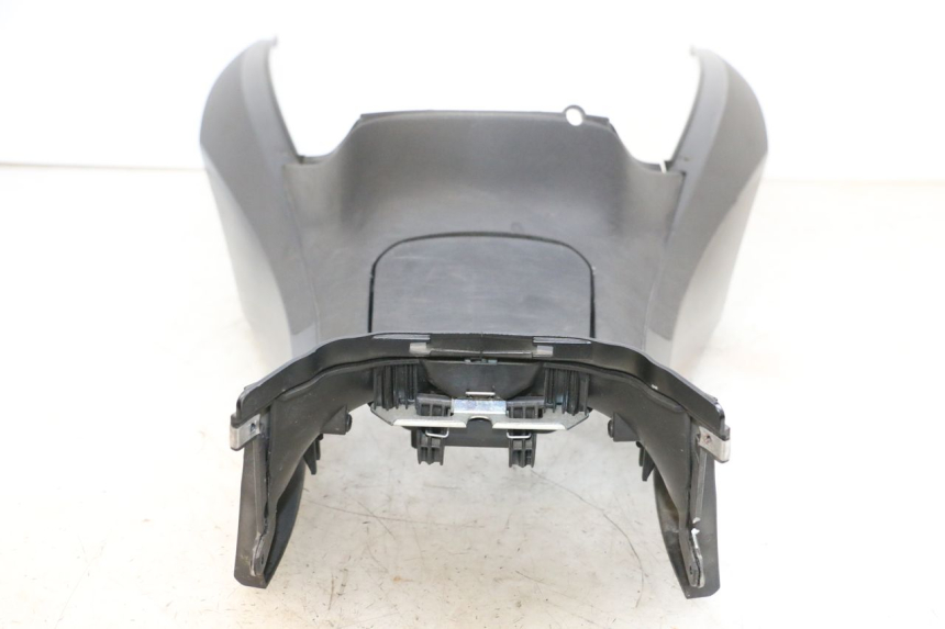 photo de FUEL TANK PANEL PIAGGIO MP3 500 (2016 - 2018) - Fixing points details
