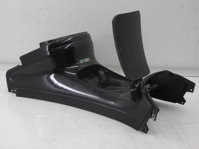 photo de FUEL TANK PANEL PIAGGIO XEVO - X EVO 125 (2010 - 2015)