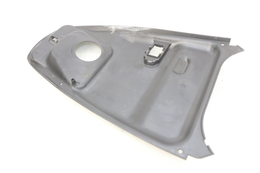 photo de FUEL TANK FAIRING SUZUKI SIXTEEN 125 (2008 - 2010)