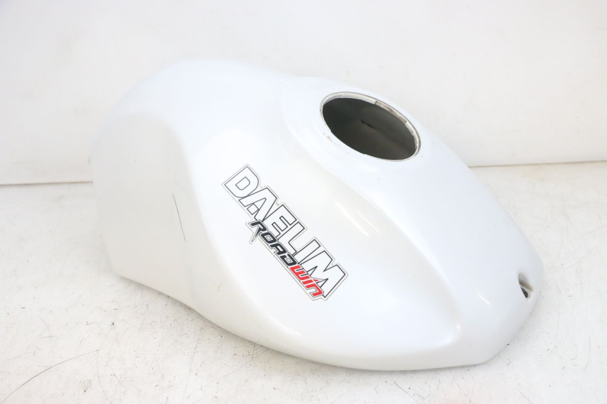 photo de FUEL TANK FAIRING DAELIM VJ ROADWIN FI 125 (2008 - 2017) - Alternative perspective