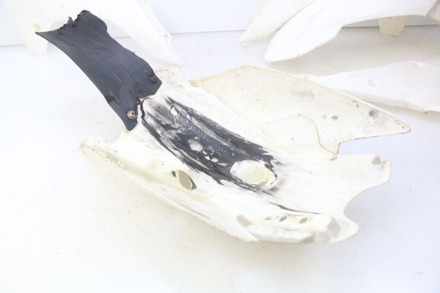 photo de COMPLETE FAIRING BODYWORK XTRM FACTORY DIRTBIKE BSE 150 - Detailed visual inspection