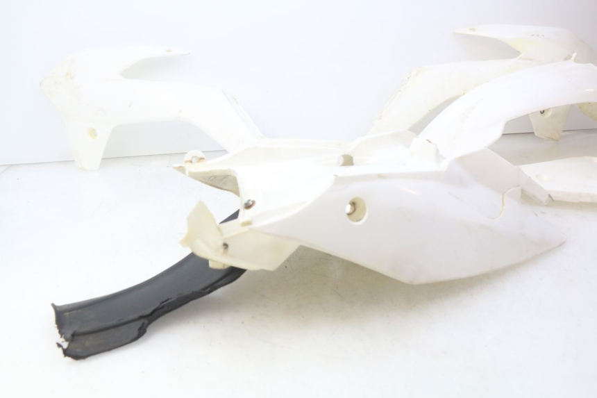 photo de COMPLETE FAIRING BODYWORK XTRM FACTORY DIRTBIKE BSE 150 - Focus on structure