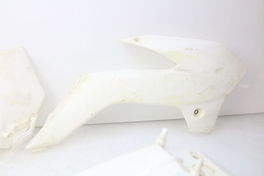 photo de COMPLETE FAIRING BODYWORK XTRM FACTORY DIRTBIKE BSE 150 - Surface and material condition