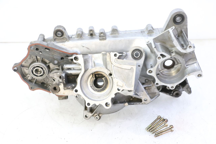 photo de ENGINE BOTTOM CASE KYMCO AGILITY NAKED RENOUVO 2T 50 (2011 - 2018)