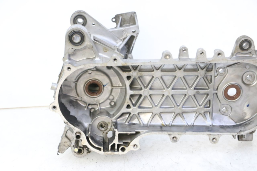 photo de ENGINE BOTTOM CASE KYMCO AGILITY NAKED RENOUVO 2T 50 (2011 - 2018)