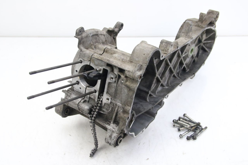 photo de ENGINE LOWER CASING APRILIA SCARABEO 4T 50 (2009 - 2017)
