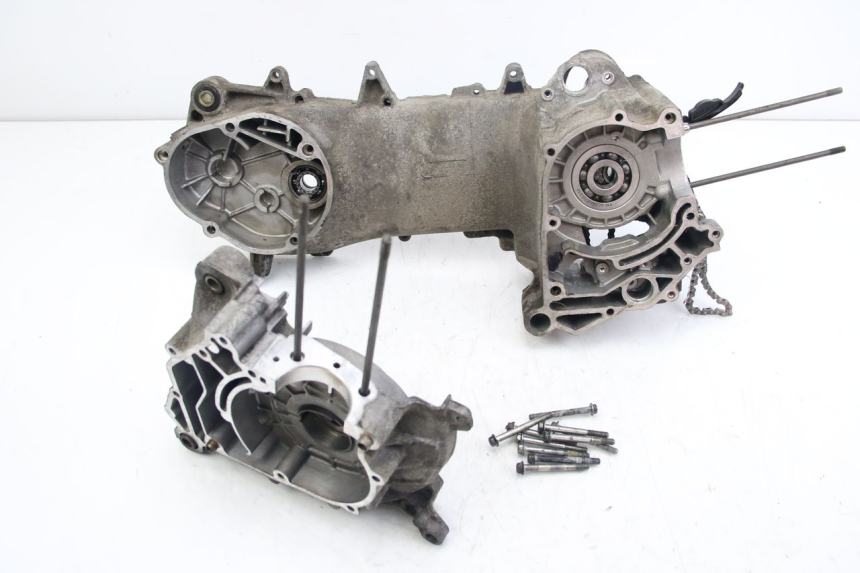 photo de ENGINE LOWER CASING APRILIA SCARABEO 4T 50 (2009 - 2017)