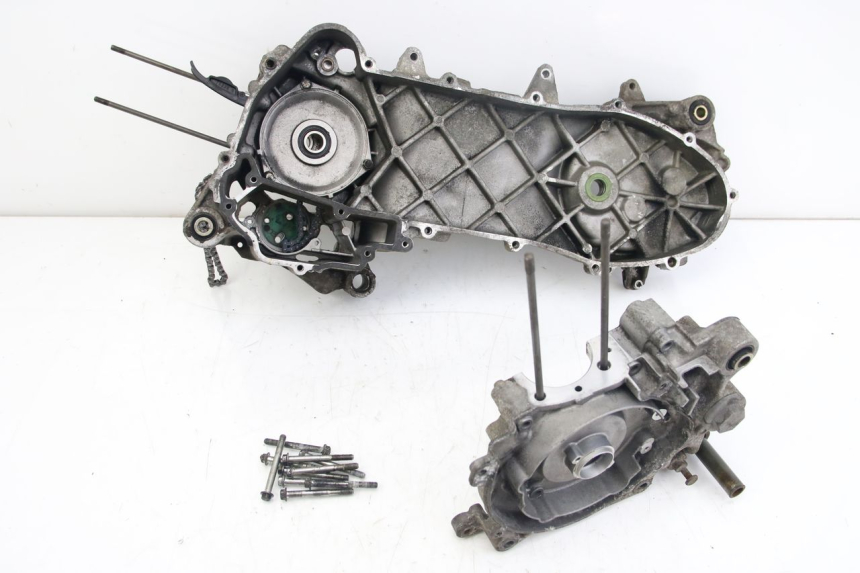 photo de ENGINE LOWER CASING APRILIA SCARABEO 4T 50 (2009 - 2017)