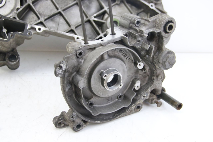 photo de ENGINE LOWER CASING APRILIA SCARABEO 4T 50 (2009 - 2017)