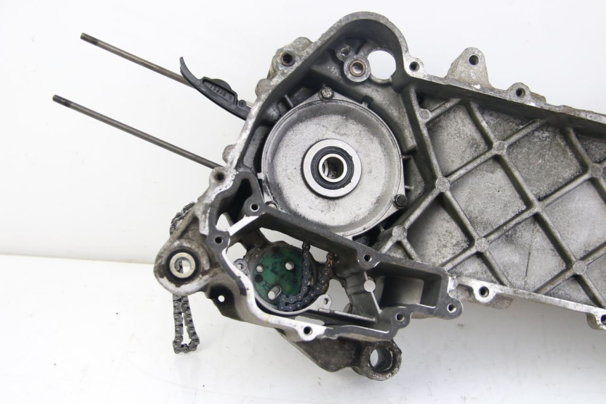 photo de ENGINE LOWER CASING APRILIA SCARABEO 4T 50 (2009 - 2017)