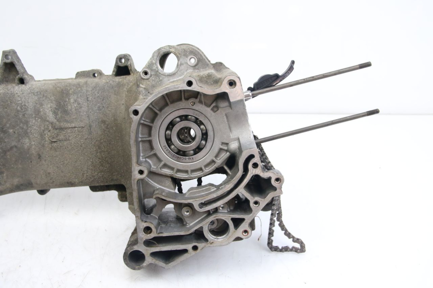 photo de ENGINE LOWER CASING APRILIA SCARABEO 4T 50 (2009 - 2017)