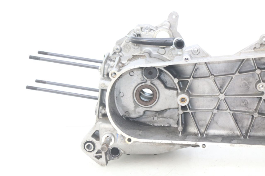 photo de ENGINE BOTTOM CASE APRILIA SXR 50 (2021 - 2023)