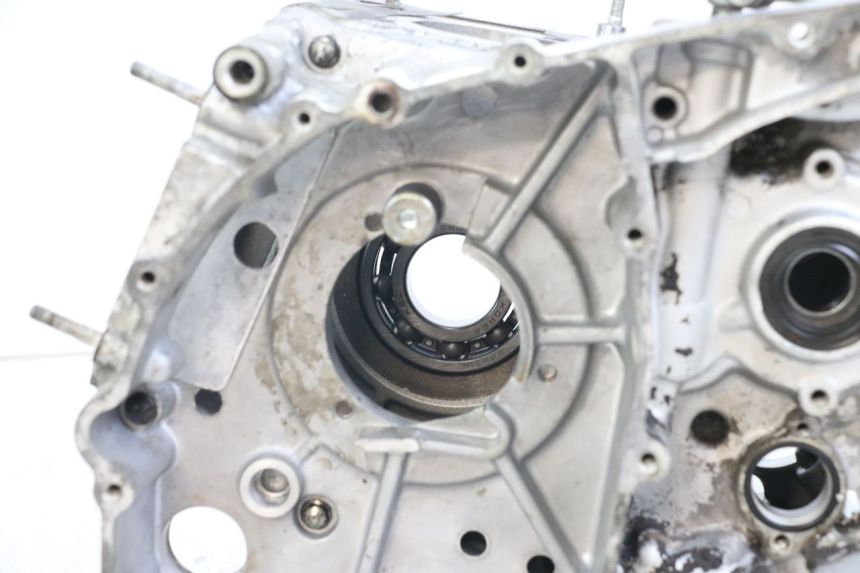 photo de Engine bottom case HYOSUNG GV AQUILA 125 (2000 - 2004)