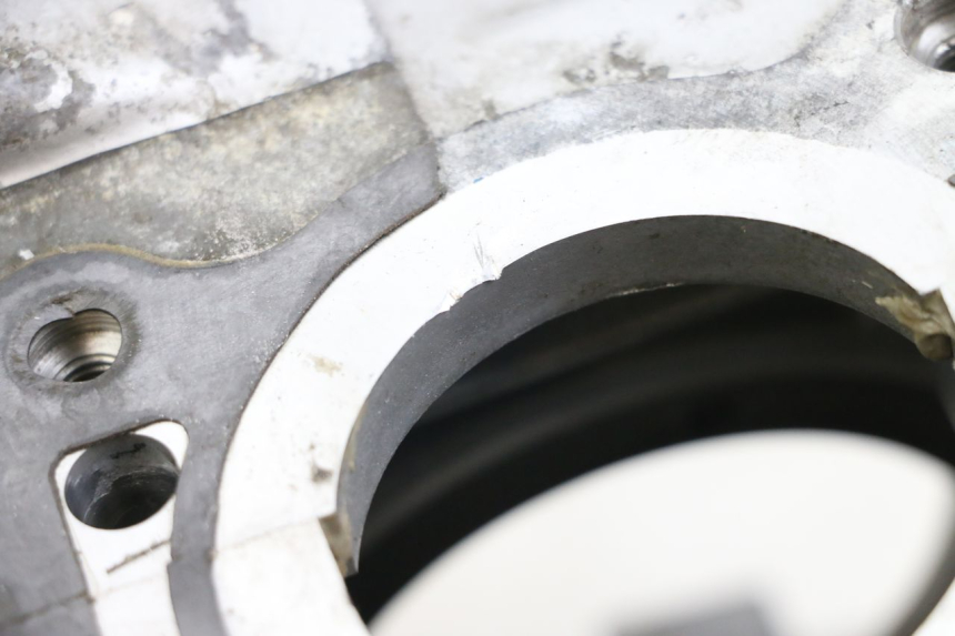 photo de Engine bottom case HYOSUNG GV AQUILA 125 (2000 - 2004)