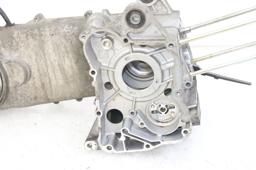 photo de ENGINE CRANKCASE DAELIM BESBI 125 (2007 - 2008)