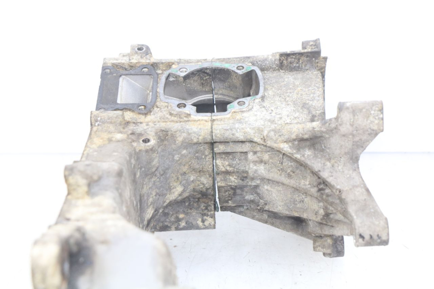 photo de ENGINE LOWER CASING PEUGEOT ELYSTAR 50 (2002 - 2014)
