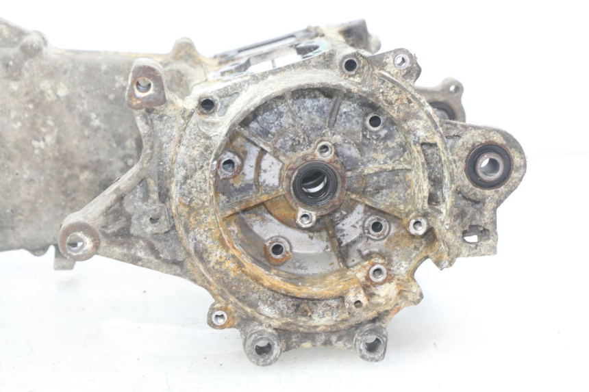 photo de ENGINE LOWER CASING PEUGEOT ELYSTAR 50 (2002 - 2014)
