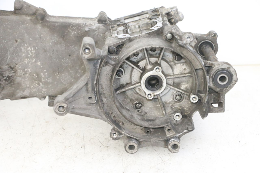 photo de ENGINE LOWER CASING PEUGEOT ELYSTAR 50 (2002 - 2014)