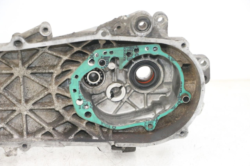photo de ENGINE LOWER CASING PEUGEOT ELYSTAR 50 (2002 - 2014)